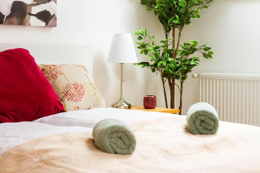 Family Lux Lounge In Voeroesmarty Street By Nw Apartment Budapest Bagian luar foto